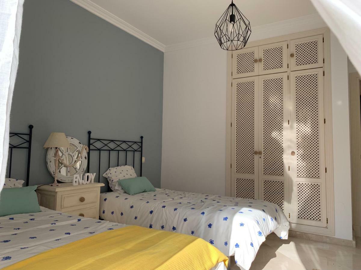Beachside Apartment In Марбелья Екстер'єр фото